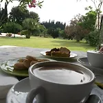 Domu Incantada فندق