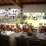 Domu Incantada فندق