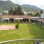 فندق Domu Incantada 3*