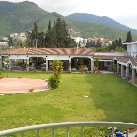 Hotel Domu Incantada 3*